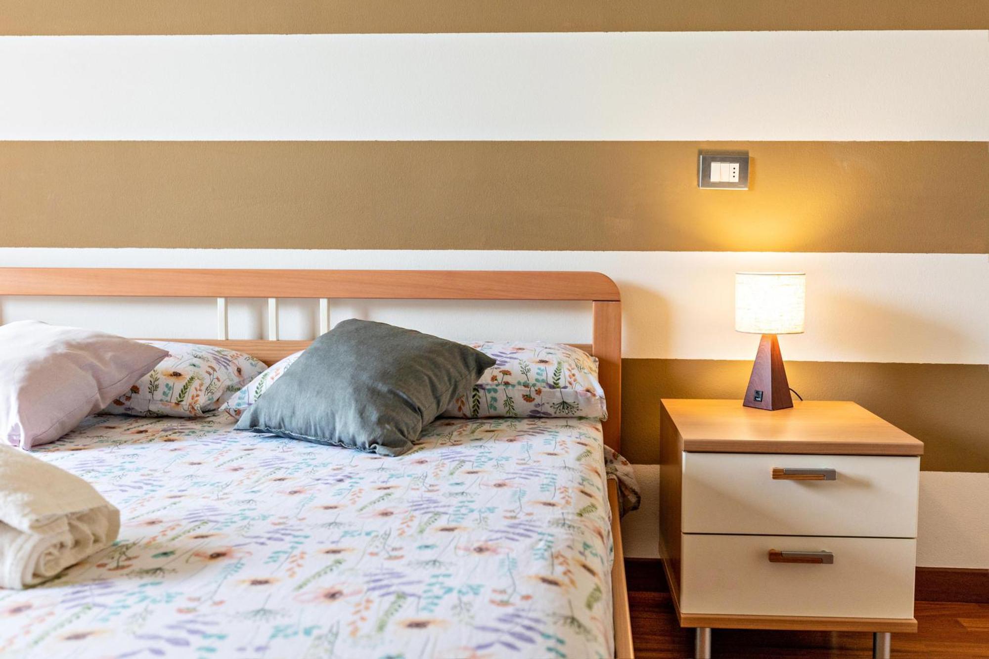 Bluemoon -Luminoso Apt Con Piscina Lazise Ngoại thất bức ảnh